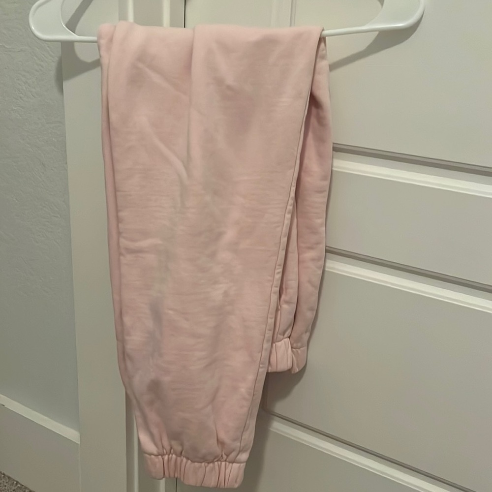 BRANDY MELVILLE SWEATPANTS PINK ONE SIZE FITS ALL